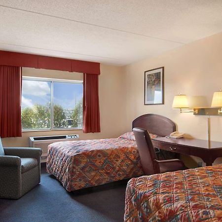 ซูเปอร์ 8 บาย วินด์แฮม แมนเชสเตอร์ แอร์พอร์ต Hotel ห้อง รูปภาพ