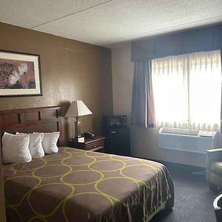ซูเปอร์ 8 บาย วินด์แฮม แมนเชสเตอร์ แอร์พอร์ต Hotel ภายนอก รูปภาพ