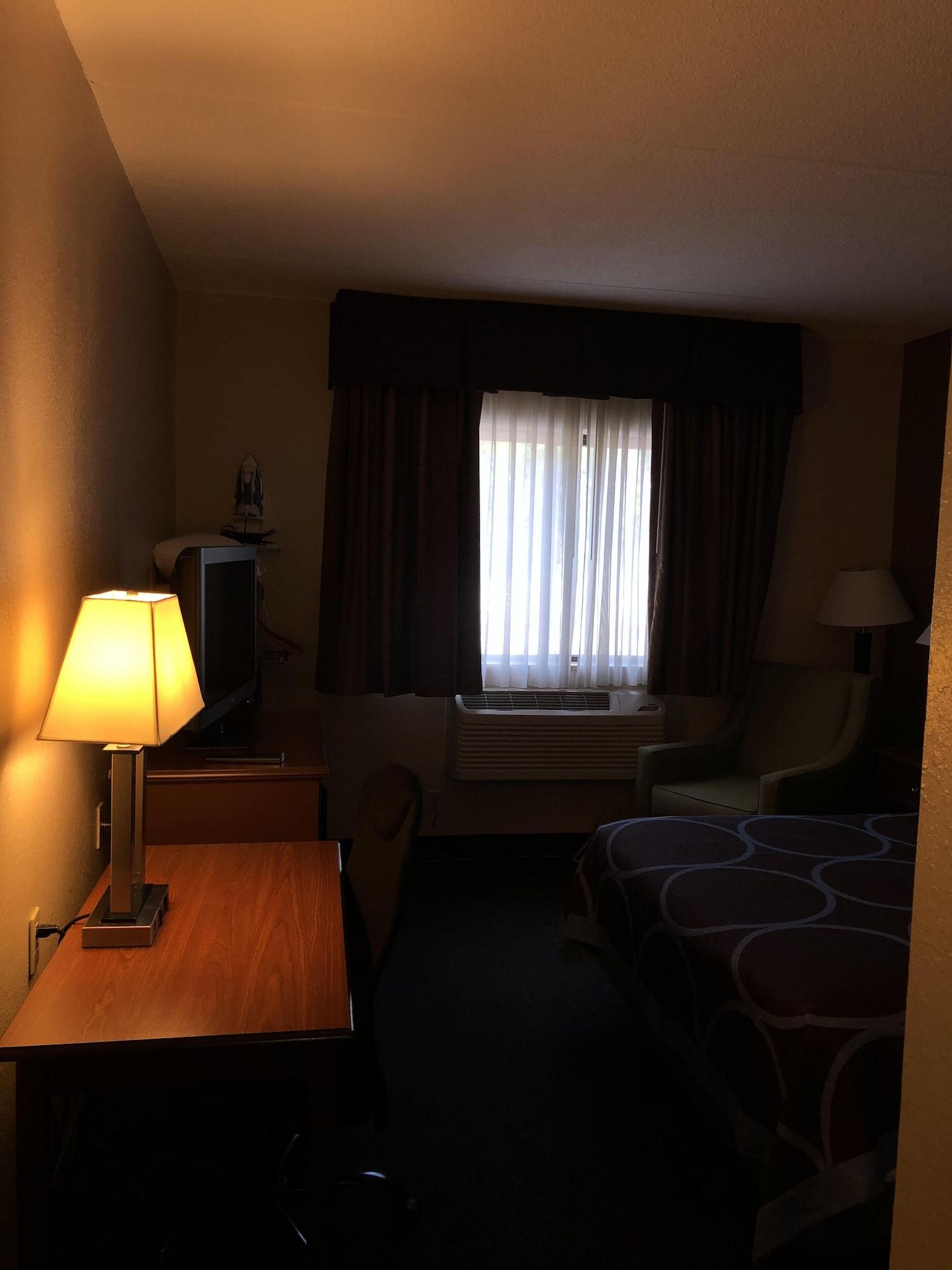 ซูเปอร์ 8 บาย วินด์แฮม แมนเชสเตอร์ แอร์พอร์ต Hotel ภายนอก รูปภาพ