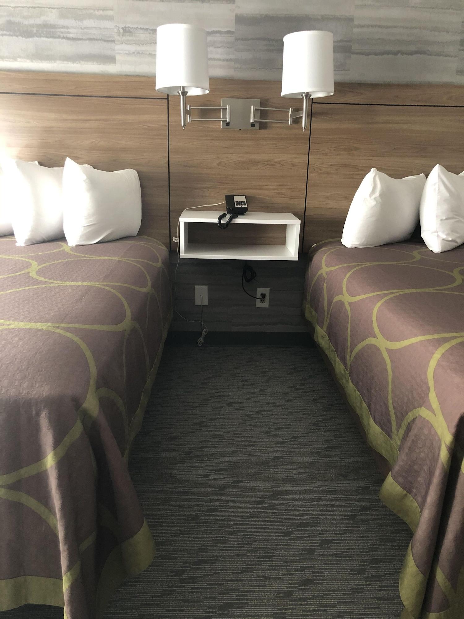 ซูเปอร์ 8 บาย วินด์แฮม แมนเชสเตอร์ แอร์พอร์ต Hotel ภายนอก รูปภาพ