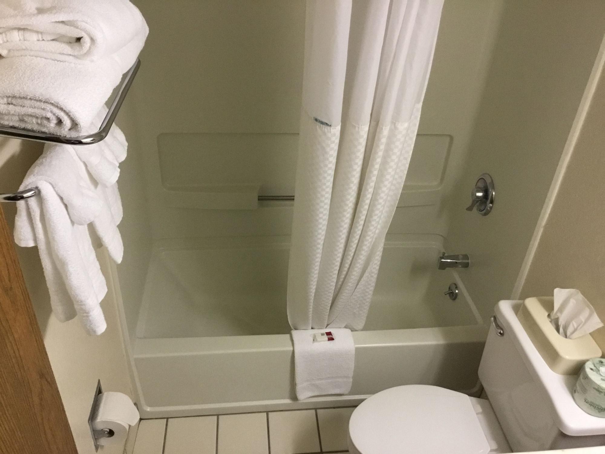 ซูเปอร์ 8 บาย วินด์แฮม แมนเชสเตอร์ แอร์พอร์ต Hotel ภายนอก รูปภาพ