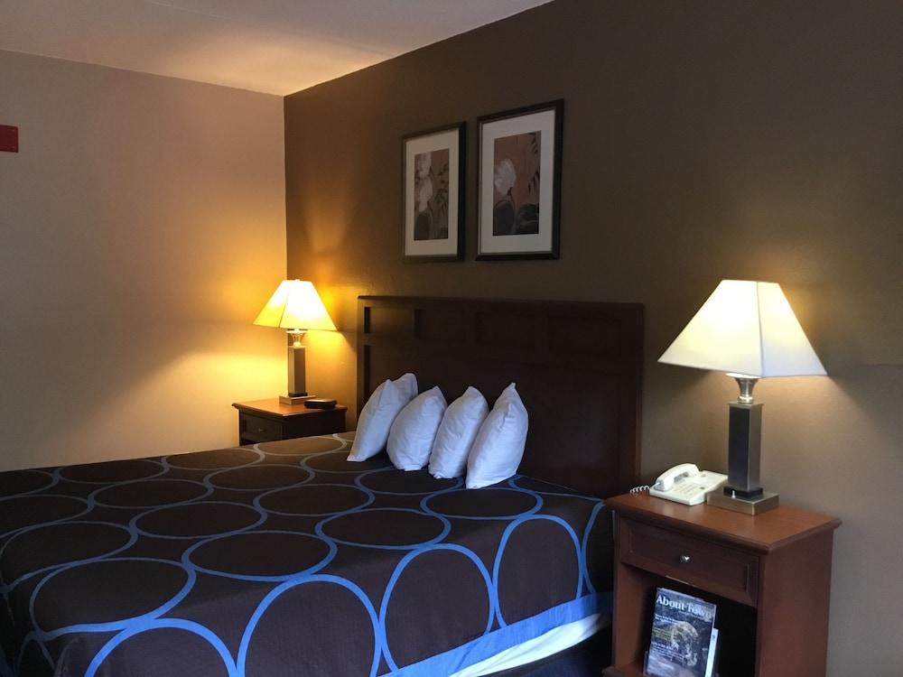 ซูเปอร์ 8 บาย วินด์แฮม แมนเชสเตอร์ แอร์พอร์ต Hotel ภายนอก รูปภาพ