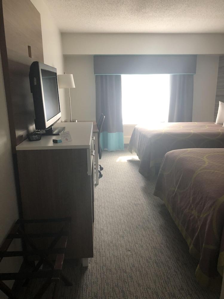 ซูเปอร์ 8 บาย วินด์แฮม แมนเชสเตอร์ แอร์พอร์ต Hotel ภายนอก รูปภาพ