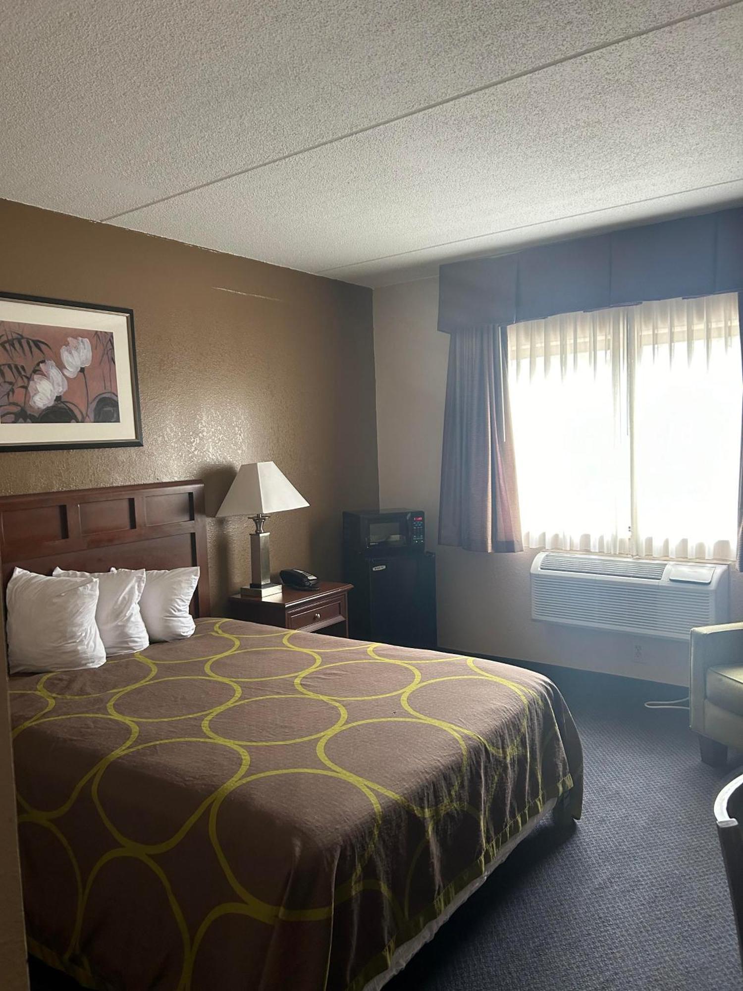 ซูเปอร์ 8 บาย วินด์แฮม แมนเชสเตอร์ แอร์พอร์ต Hotel ภายนอก รูปภาพ